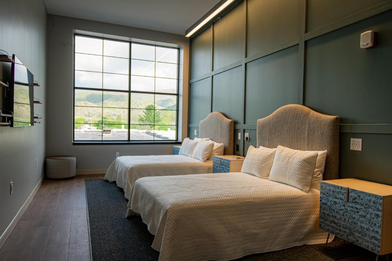 The Schoolhouse Hotel 화이트 설퍼 스프링스 외부 사진